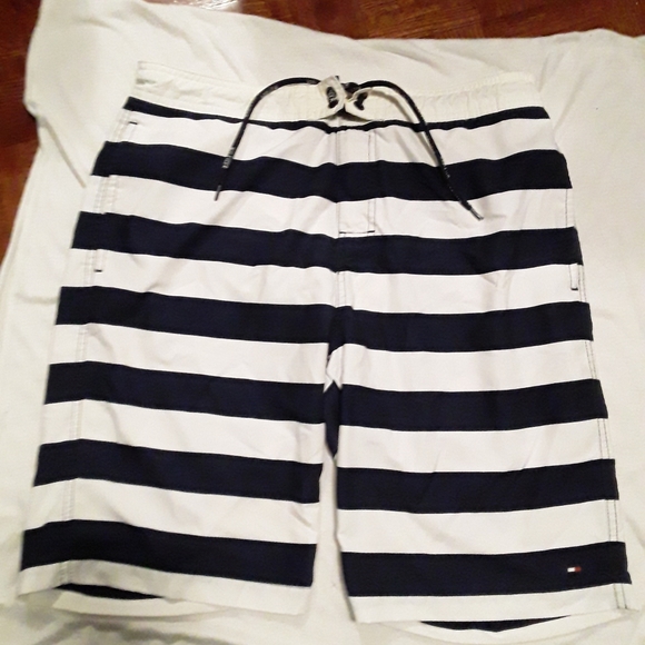 Tommy Hilfiger Unisex Swim Trunk Type Board Shorts - Picture 5 of 16